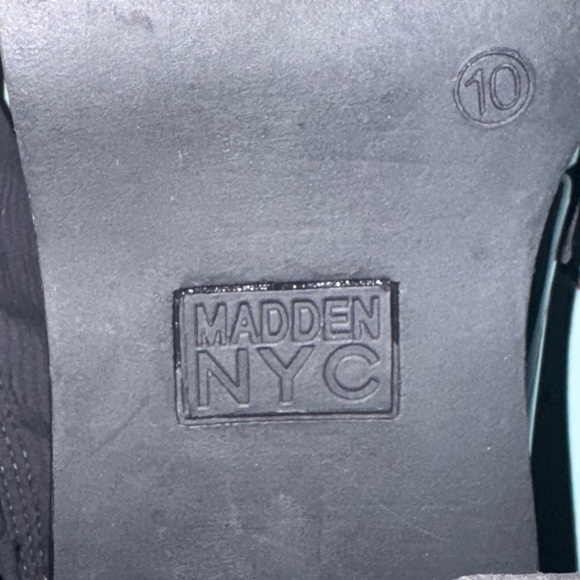 Madden NYC Size 10 Kassidy Lug Heeled Loafers - Picture 15 of 16